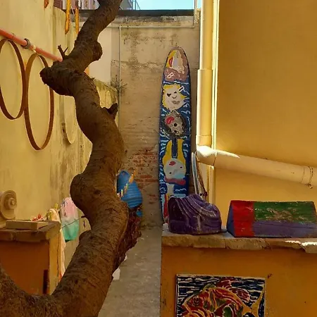 Apartament Casa Antica A 10 Metri Dalla Spiaggia Con Giardino Interno