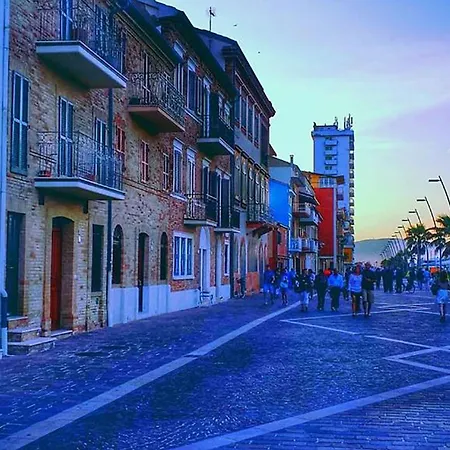 Lägenhet Casa Antica A 10 Metri Dalla Spiaggia Con Giardino Interno Porto Recanati