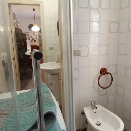 Casa Antica A 10 Metri Dalla Spiaggia Con Giardino Interno