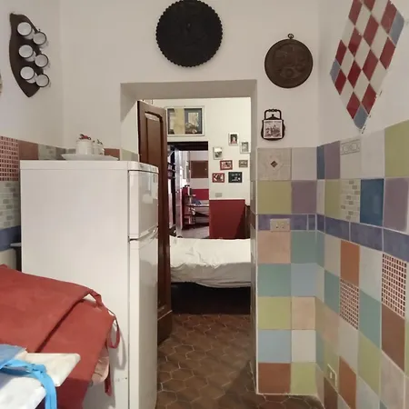 Casa Antica A 10 Metri Dalla Spiaggia Con Giardino Interno